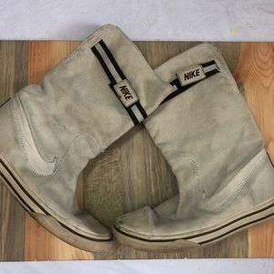 Nike Cream Cloth Boots 9.5 Womens Sport